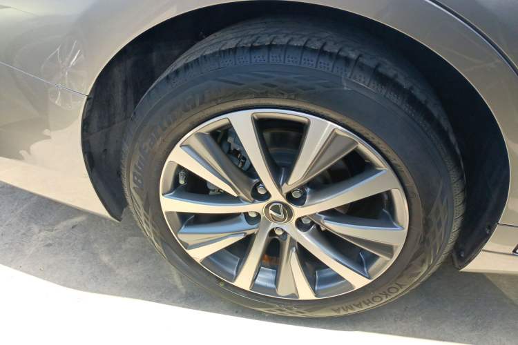 Used Lexus ES 2020 200 Excellence Edition
