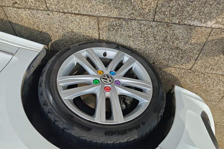 Used Volkswagen Sagitar 2018 280TSI DSG Ignite Edition Left Front Wheel Hub