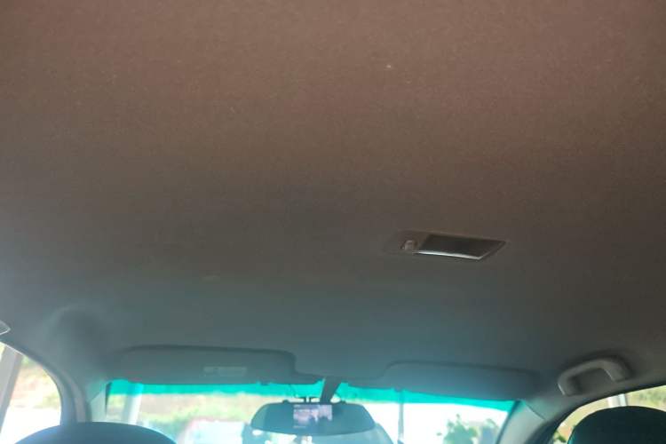 Used BYD L3 2015 Energy-Efficient Model 1.5L Manual Comfort Edition Headliner