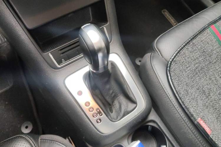 Used Volkswagen Tiguan 2013 1.8TSI Automatic Two-Wheel Drive Luxury Model Gear Lever