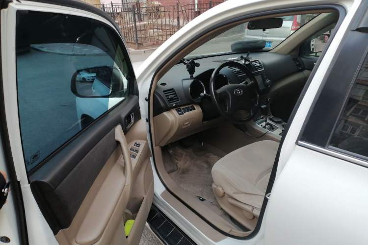 Used Toyota Highlander 2012 2.7L Two-Wheel Drive 7-Seater Elite Edition