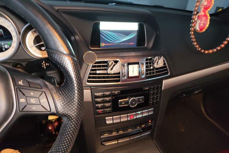 Used Mercedes-Benz E-Class 2014 E 200 Coupe Audio And AC Panel