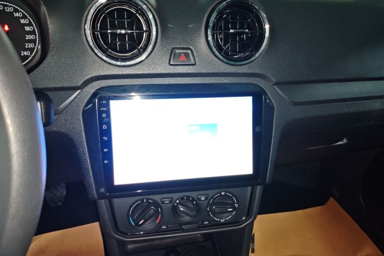 Used Volkswagen Jetta 2019 Dream Edition 1.5L Manual Fashion Version Audio And AC Panel