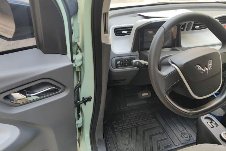 Used Wuling Hongguang MINIEV 2021 Macaron Premium Model – Lithium Iron Phosphate