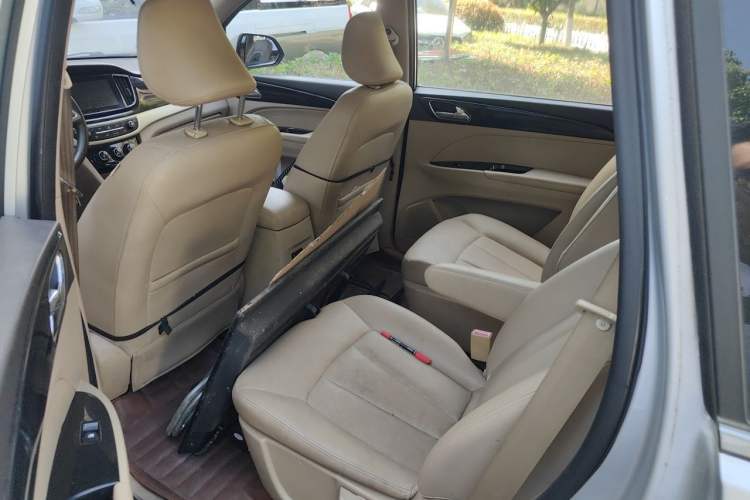 Used Baojun 730 2016 1.5L Manual Comfort Version 7 Seats China V Emission Standard