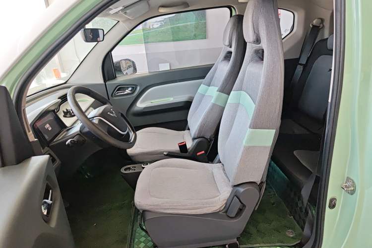 Used Wuling Hongguang MINIEV 2021 Macaron Fashion Edition Lithium-Ion Battery Left Front Seat