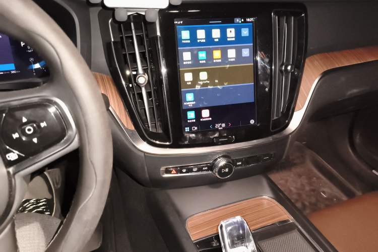 Used Volvo S60 2023 B4 Zhiyuan Luxury Edition