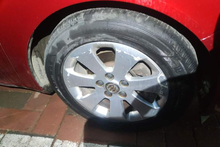 Used Buick Regal 2011 2.0L Comfort Edition Right Front Wheel Hub