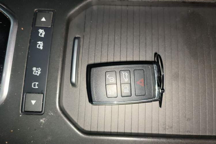 Used Land Rover Range Evoque 2015 2.0T 5-Door Luxury Edition