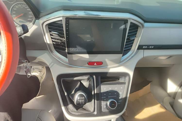 Used JAC Refine M4 2020 2.0 CTI Diesel Manual JingShang Version China VI Standard Audio And AC Panel