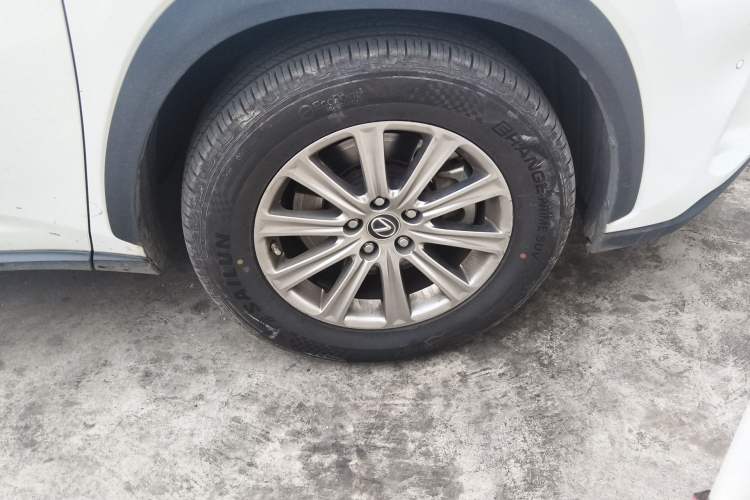 Used Lexus NX 2020 200 Front-Wheel Drive Vmotion Edition China VI Standard Exterior 1