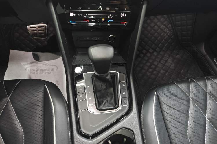 Used Volkswagen Tiguan L 2024 330TSI Automatic Two-Wheel Drive R-Line Enhanced Edition Gear Lever