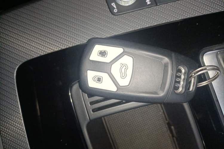 Used Audi Q5L 2023 40T Luxury Dynamic Model
