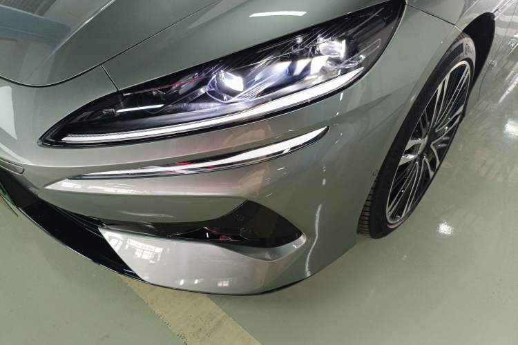 Used Denza Z9GT 2024 1100 4x4 Ultra First Edition Left Front Headlight