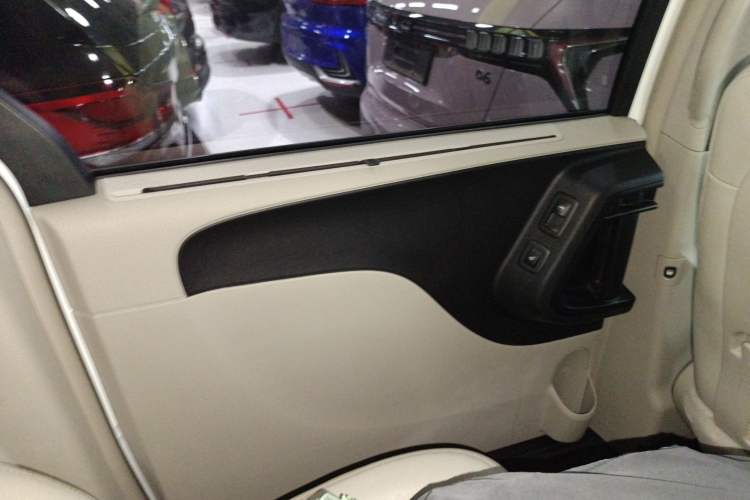 Used Chrysler Grand Voyager 2014 3.6L Comfort Edition