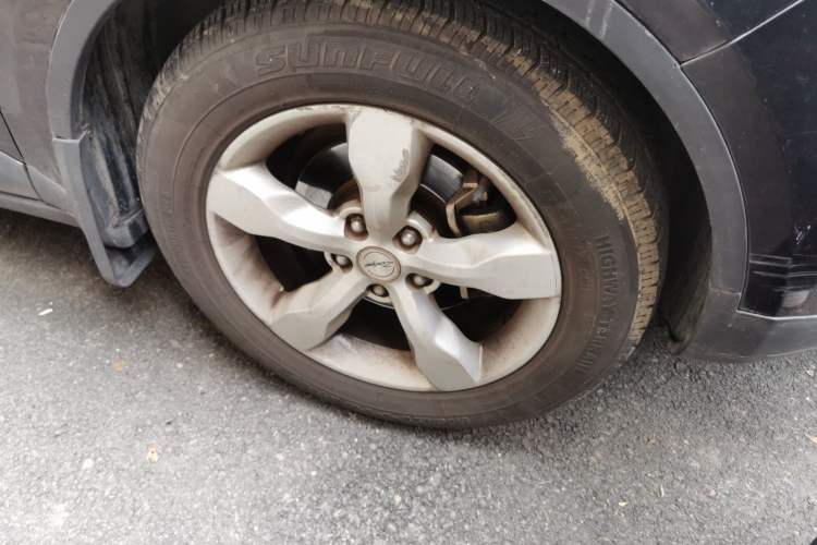 Used Zotye Domy X5 2015 1.5T CVT ZhiXian Model China IV Standard
