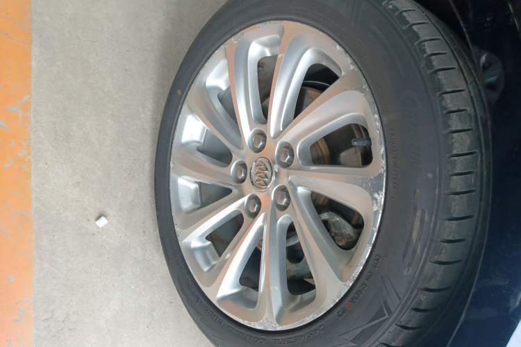Used Buick LaCrosse 2013 2.0T SIDI Smart Luxury Flagship Edition Right Front Wheel Hub