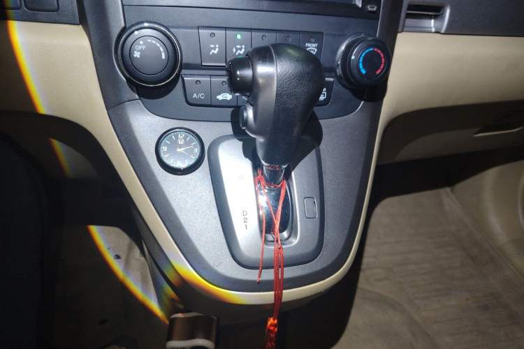 Used Honda CR-V 2010 2.0L automatic two-wheel drive urban version Gear Lever