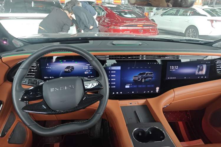 Used EXEED Lanyue C-DM 2025 180 Ultra-Long Range Ultra All-Wheel Drive 6-Seater Gear Lever