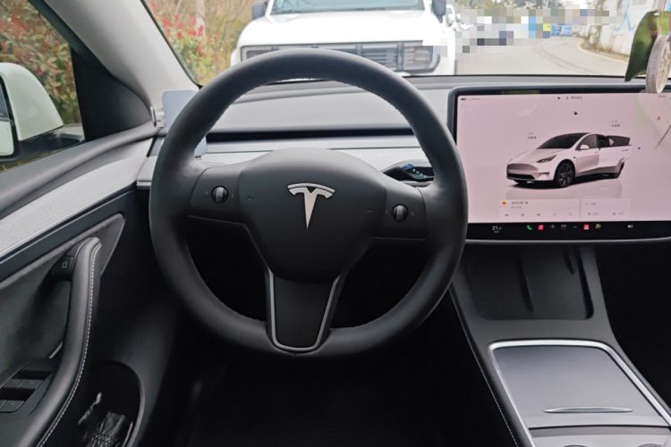 Used Tesla Model Y 2023 Rear-Wheel-Drive Version
