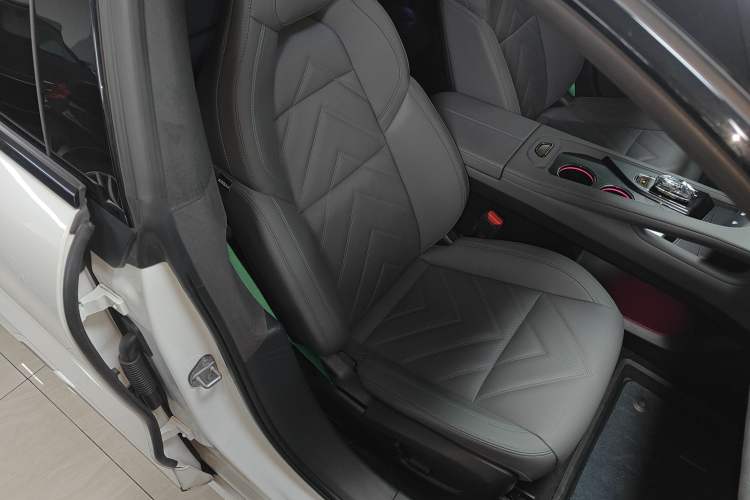 Used Zeekr 001 2022 Ultra-Long Range Dual-Motor YOU Version
