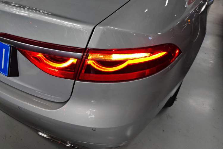 Used Jaguar XFL 2024 2.0T P250 Two-Wheel Drive Prestige Luxury Edition