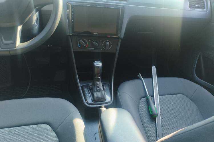 Used Skoda Rapid Spaceback 2014 1.6L Automatic Enjoyment Edition