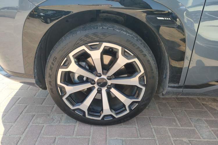 Used AION V 2024 Aion Tyrannosaurus 650 Smart Luxury Edition