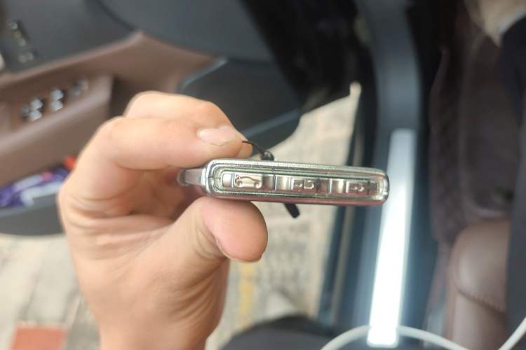 Used Volvo S90 New Energy 2021 T8 eDrive Hybrid Zhiyi Luxury Edition Vehicle Key