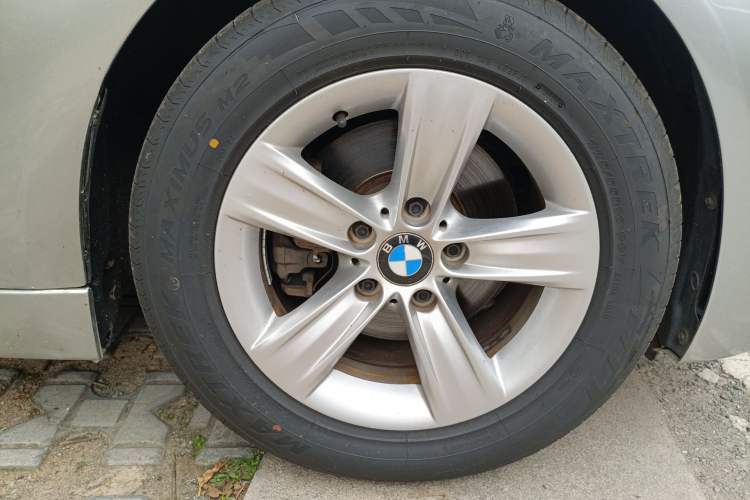 Used BMW 3 Series 2016 316Li Fashion Model Right Front Wheel Hub