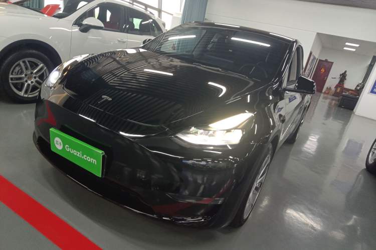 Used Tesla Model Y 2023 Long-Range All-Wheel-Drive Version