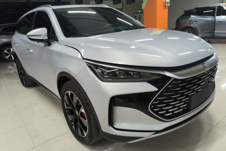 Used BYD Tang New Energy 2024 DM-p Glory Edition 215KM All-Wheel-Drive Premium Model Front Right 45 Deg