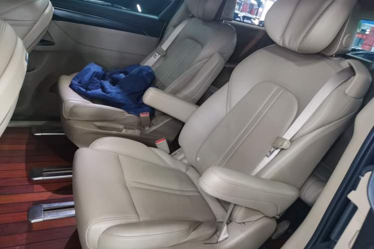 Used Buick GL8 2021 ES Land Cruiser 653T Luxury Edition