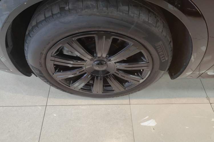 Used Hima AITO M8 2025 Extended-Range Max+ Version 53.4 kWh 6-Seater Edition