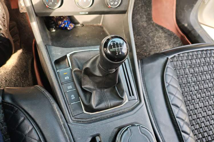 Used Volkswagen Lavida 2018 1.5L Manual Comfort Edition China V Standard Gear Lever