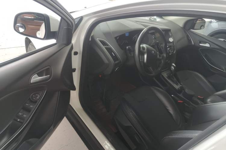 Used Ford Focus 2012 Hatchback 1.6L Automatic Fashion Edition