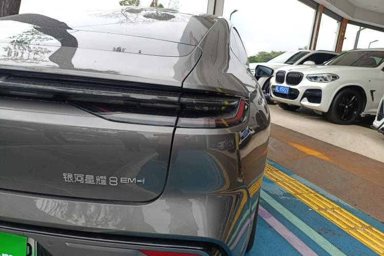 Used Geely Galaxy 8 2025 130km EM-i Flagship Edition Exterior 3