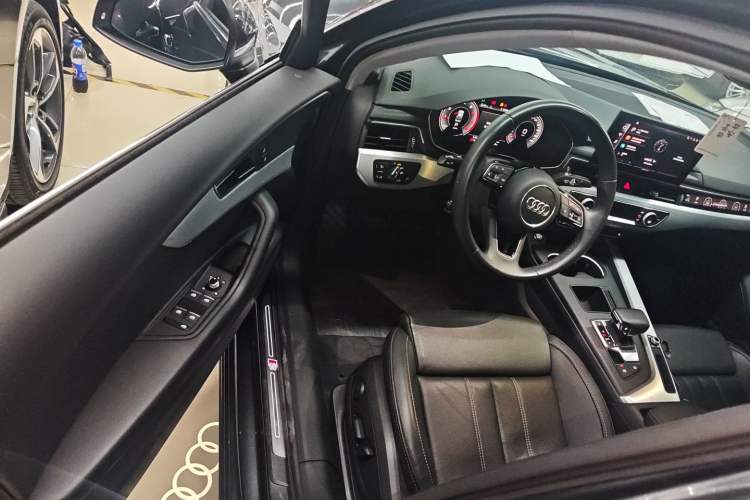 Used Audi A4L 2022 40 TFSI Fashion Dynamic Model Driver Seat