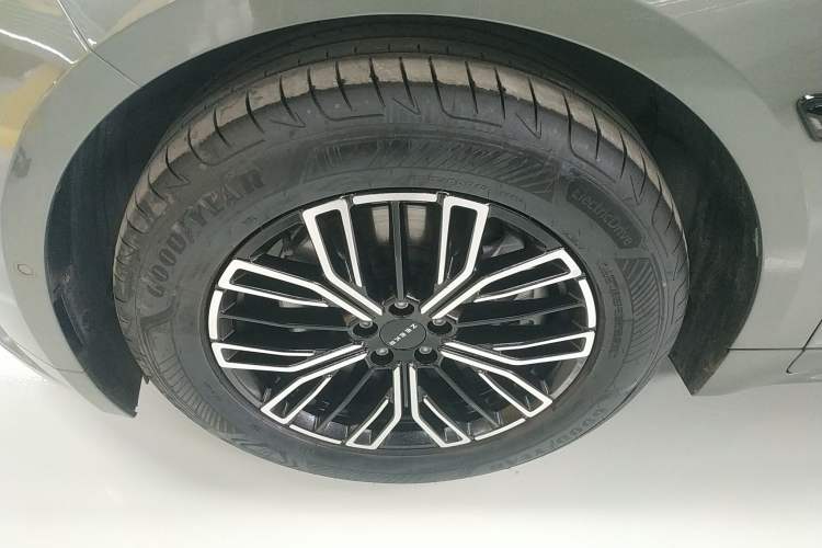 Used Zeekr 001 2025 WE Edition 100 kWh Rear-Wheel Drive