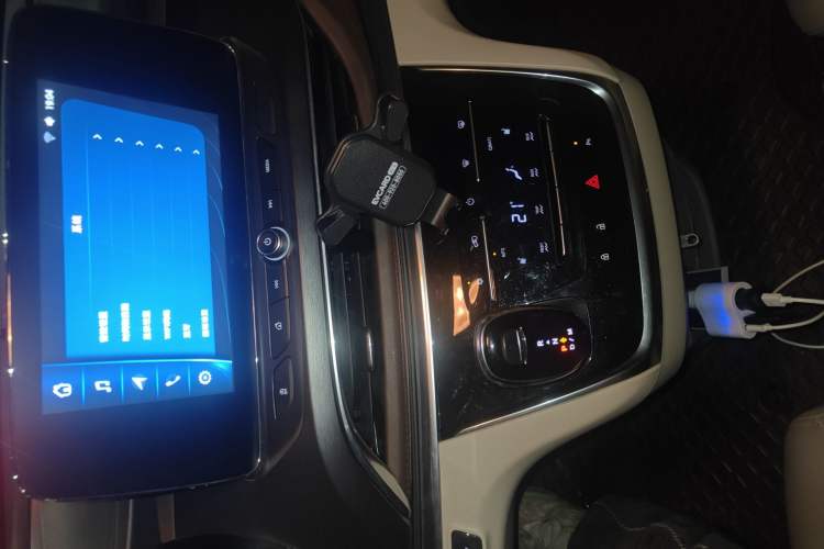 Used Buick GL8 2021 Land Cruiser Executive Class 652T Comfort Model
