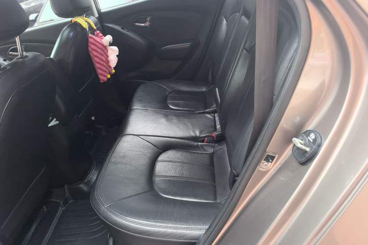 Used Hyundai ix35 2010 2.0L Automatic Two-Wheel Drive Elite Edition GLS
