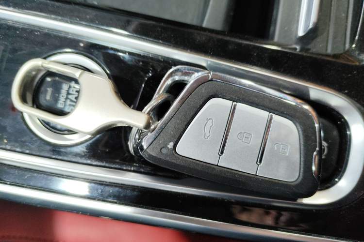 Used SOL X8 2021 300T DCT Prestige Smart Connectivity Edition 5-seater