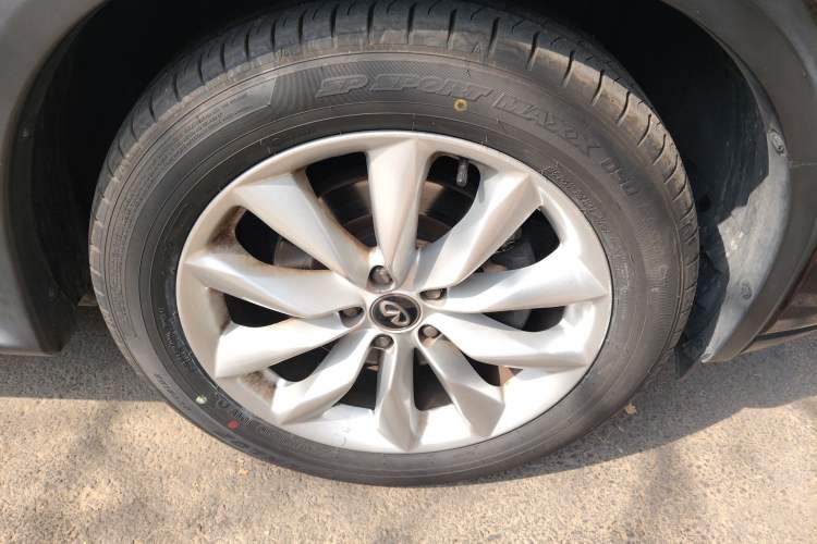 Used Infiniti QX50 2018 2.0T Two-Wheel Drive Fashion Edition Exterior 4