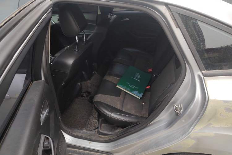 Used Ford Focus 2012 Sedan 1.6L Manual Fashion Edition
