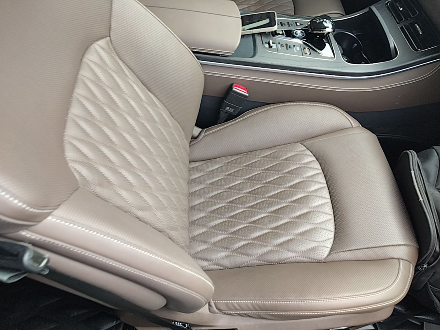 BYD Han 2023 DM-i Champion Edition 121KM Prestige Model - Prestige — снимка 19