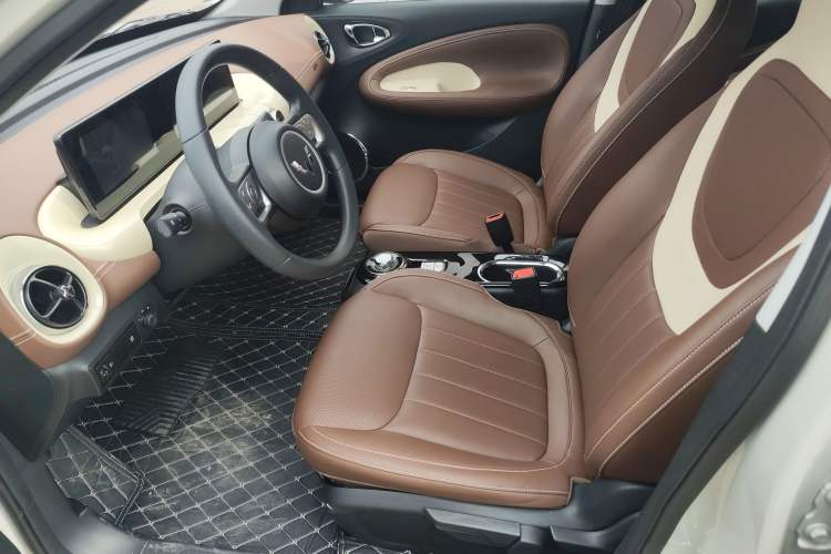 Used Wuling Bingo 2024 333 km Enjoyment Version Left Front Seat