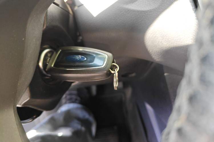 Used Ford Focus 2012 Hatchback 1.6L Automatic Fashion Edition Vehicle Key