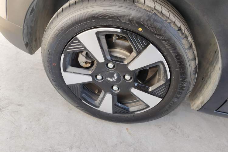 Used Wuling Bingo PLUS 2024 401 km Flagship Edition Four-Seater Version
