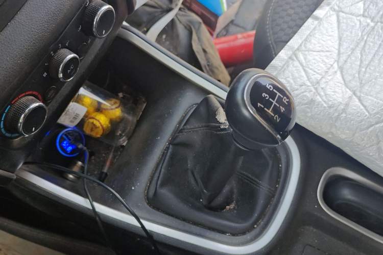 Used Jinbei Gold Hiace M Classic 2022 1.6L Engineering Lion Van 2 Seats Gear Lever