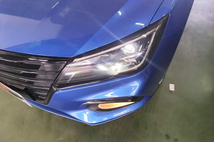 Used Roewe i5 2019 GL 20T Automatic 4G Connected & Ultra-Cool Play Edition